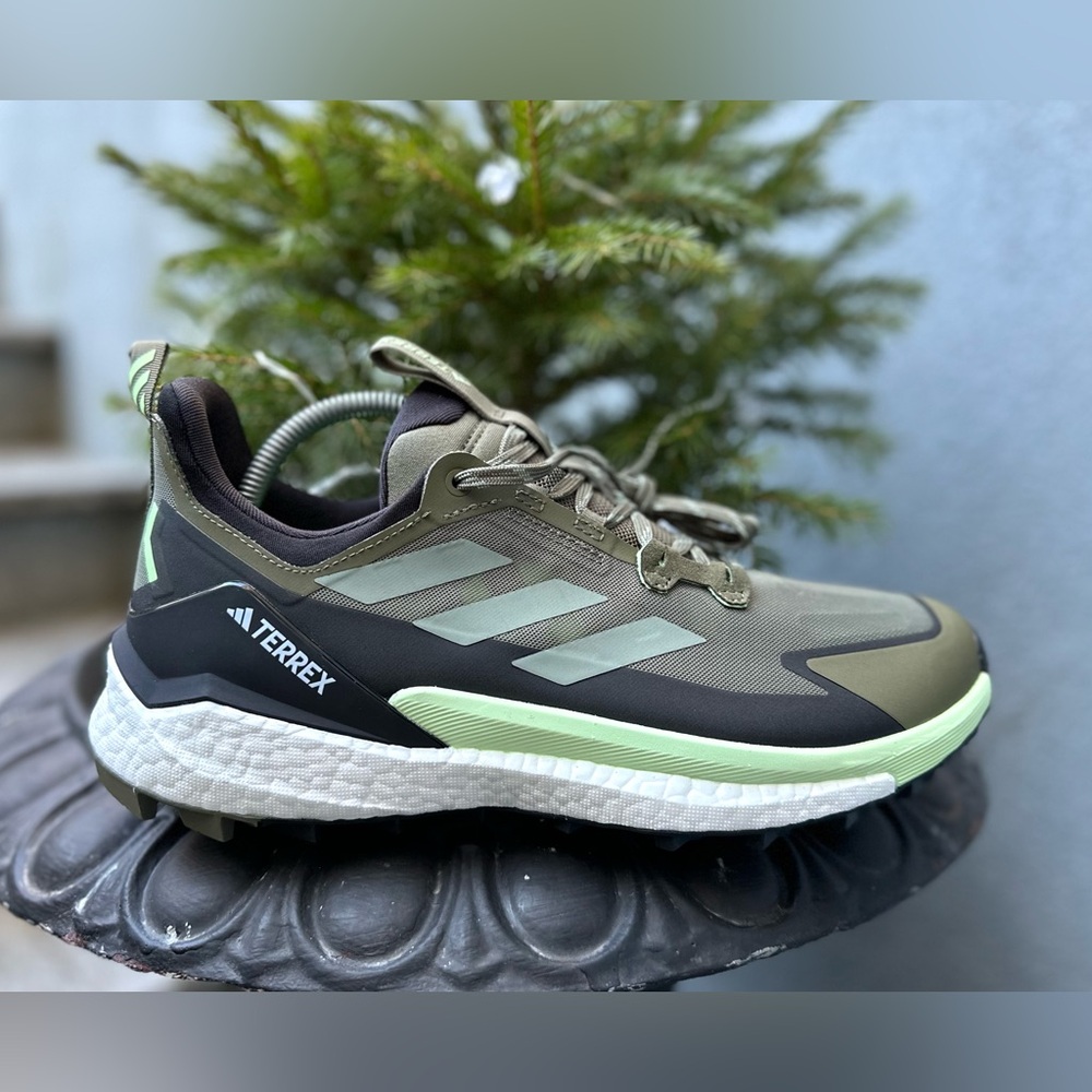 Mens shoes Adidas Terrex Free Hiker 2.0 Low Green brand new 9,5 size hiking